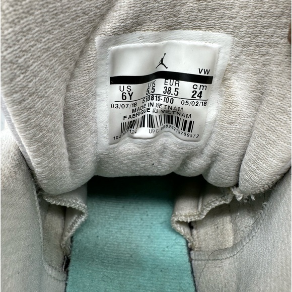 Air Jordan 12 Retro GS Basketball Sneakers Light Aqua Size 6Y - Picture 6 of 6